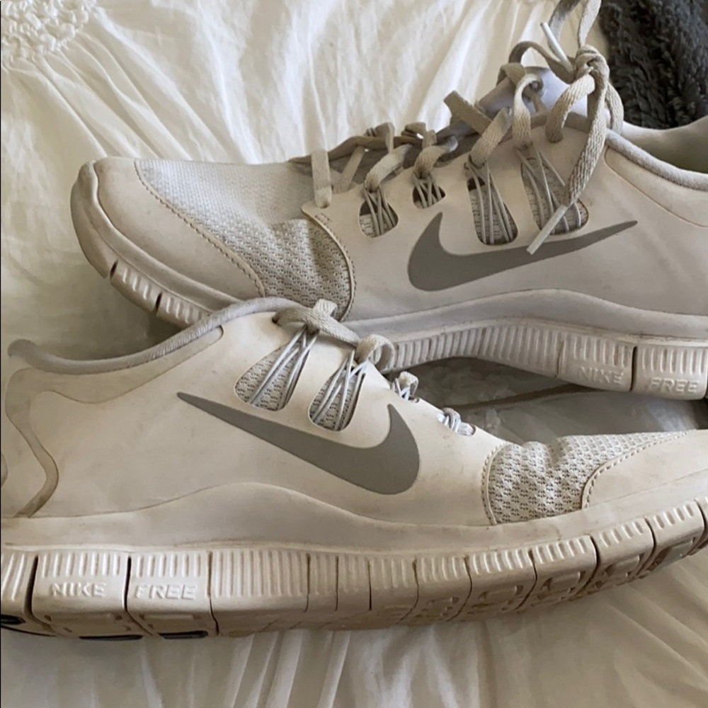 White nike free 5.0 sneakers